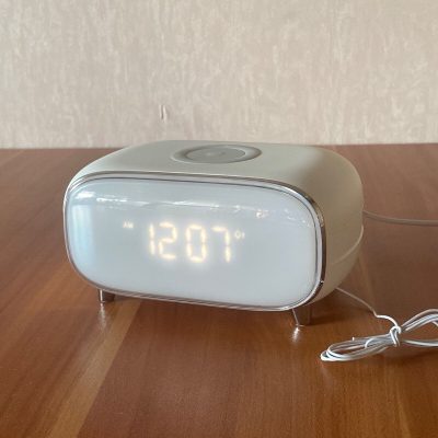 Wake Up Light Alarm Clock Radio With Sunrise, Sunset Simulation, Nightlight, Phone Charger