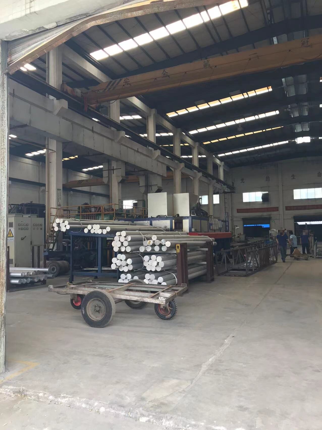 Aluminum Extruding Manufacturing | Expert CNC, Polishing, Anodic Oxidation Services