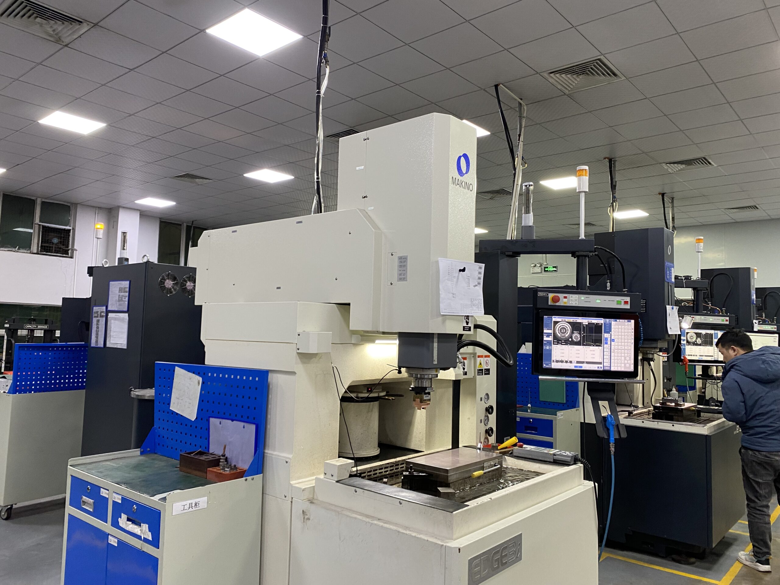 China’s Custom Molds Sourcing Expert: connect with moulds factories specializing in plastic and metal tooling, no middleman markups, slash 20% costs! From CAD to delivery, DFM/DFX/QC support. With expertise in plastic, stamping, silicone rubber, liquid silicone, die casting, forging, casting, wax, plastic extruding, metal injection, aluminum extruding, thermoforming, vacuum compression molding, and blow molding.